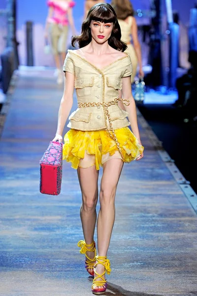 Look 27